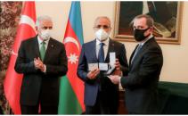 Cumhurbaşkanı Başdanışmanı Yalçın Topçu’ya Azerbaycan Cumhuriyeti Hatıra Madalyası verildi