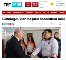 Gündoğdu‘dan başarılı sporculara ödül